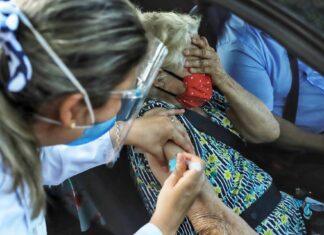 Paraná aplicou 130 mil doses no fim de semana, um quinto de todo o País