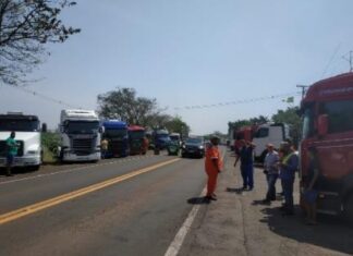 Saiba quais pontos de rodovias do Paraná estão bloqueados por manifestantes nesta quarta-feira