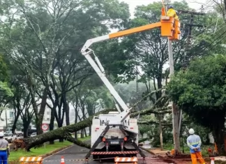 Picos de energia em Maringá ainda são reflexo do temporal