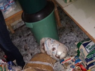 Faxinal: Comidas vencidas da Casa Lar são jogadas em aterro