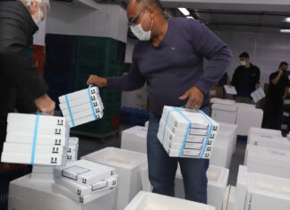 Mais 554,5 mil vacinas contra a Covid-19 chegam ao Paraná; maioria é para dose de reforço