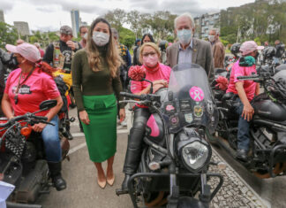 Expedição Filhas do Paraná volta a Curitiba após 2.800 km divulgando o Outubro Rosa