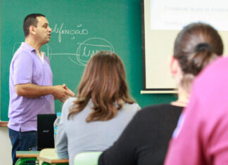 Universidade Estadual de Ponta Grossa abre consulta a estudantes sobre retomada das aulas presenciais