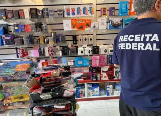 Mercadorias e documentos são apreendidos após operação da PF