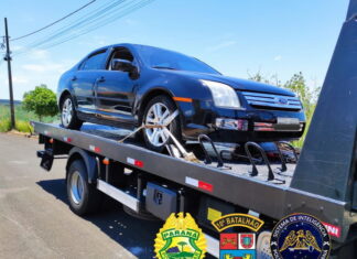 Jandaia do Sul – motorista bate em viatura, arrasta PM e foge