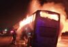 Ônibus de excursão fica em chamas às margens da PR-323 em Paiçandu