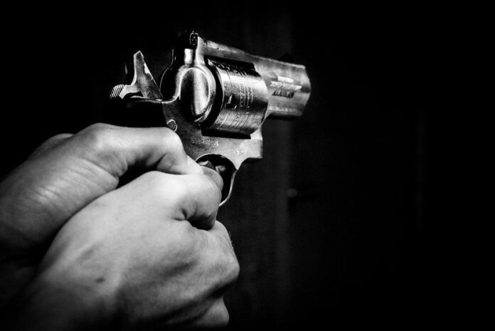 Bandidos-armados-invadem-casa-em-Marilandia-e-leva-00566176-0-202201040940