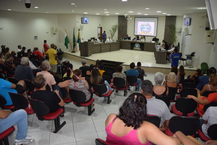 Seis-vereadores-votaram-favoraveis-a-cassacao-e-tr-00606607-0-202201260948