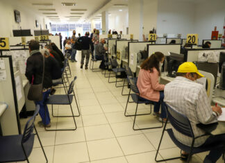 Agências do Trabalhador disponibilizam mais de 11 mil vagas de emprego, recorde do ano