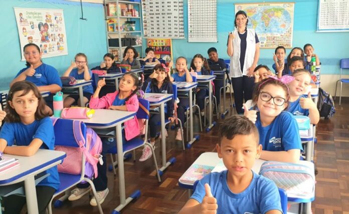 Vota-aulas_Entrega-materiais-escolares-2023-Ponta-Grossa-2-880x540