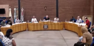 Câmara dos vereadores aprova comissão para investigar o prefeito de Jandaia do Sul
