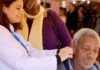 Prefeitura de Londrina entrega aparelhos auditivos para 240 pessoas e zera a fila de espera