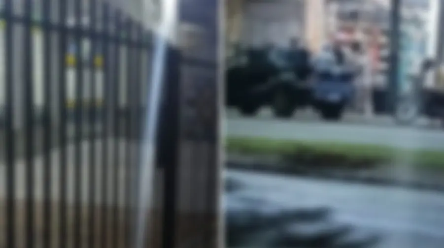 Em avenida de Maringá, 15 igrejas e 12 bares e ‘disques’ convivem em harmonia