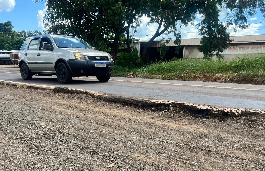 Motoristas reclamam da falta de acostamento em rodovias da região