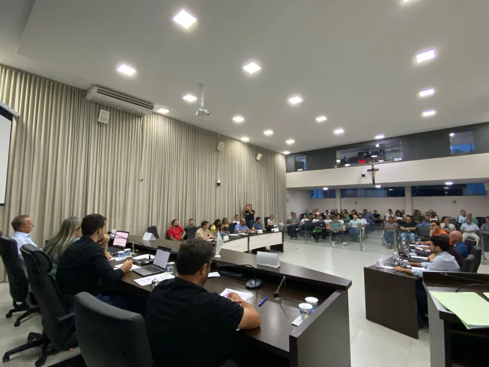 Câmara Municipal de Apucarana aprova salário mínimo dos servidores e novas gratificações