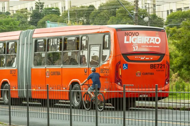 Prefeitura Curitiba vai apertar a fiscalização contra “rabeira” em ônibus
