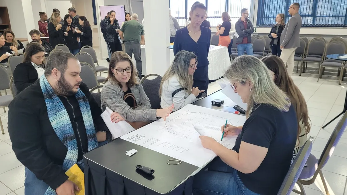 Acia vende 70% dos espaços da III Feira de Noivas e Festas em Apucarana