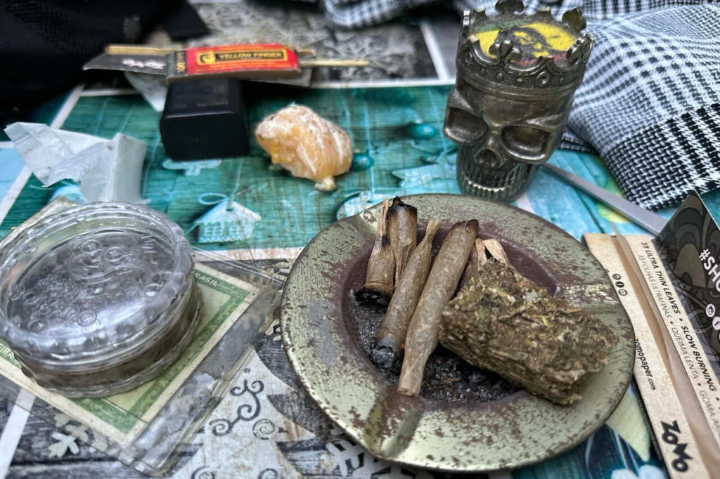 Uso de drogas em locais públicos de Curitiba pode gerar multa de R$ 1 mil