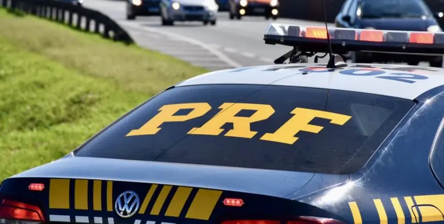 Carro pega fogo e motorista morre na BR-277, em Morretes, no Litoral do Paraná; há interdição de pista