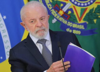 Após sanções de Trump a Moraes, Lula se reúne com ministros do STF
