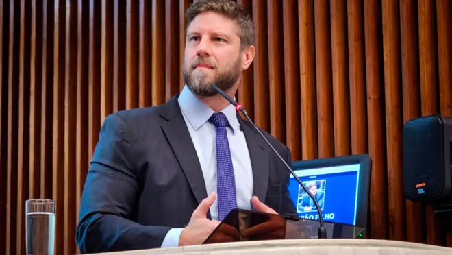 Requião Filho se filia ao PDT e lança pré-candidatura ao governo do Paraná em 2026