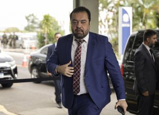 TSE inicia julgamento que pode cassar governador do Rio de Janeiro Cláudio Castro é acusado de abuso de poder político e econômico