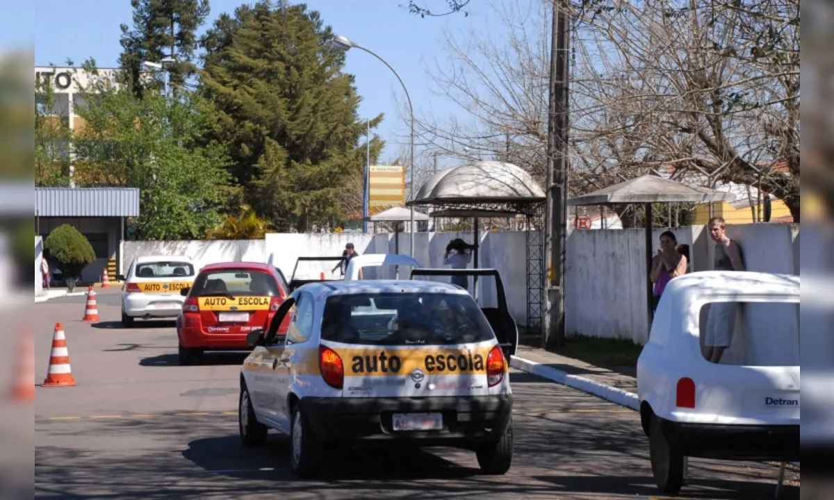 Procura por autoescolas cai 70% em Apucarana e setor cita demissões