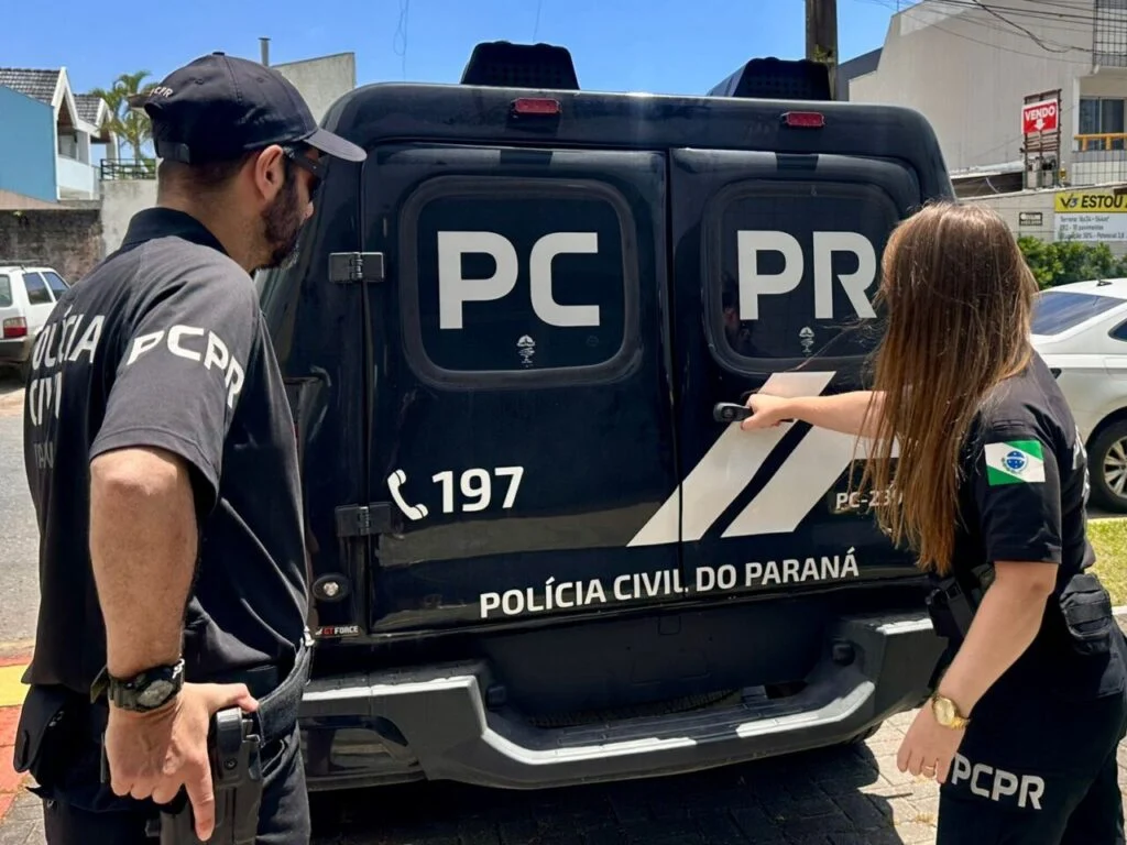 Mulher se tranca no banheiro e pede socorro à polícia no Litoral do Paraná