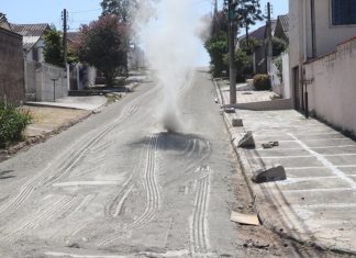 Fotógrafo registra imagem impressionante de pé-de-vento subindo do asfalto em Curitiba