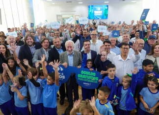 Jandaia do Sul foi selecionada para a 2ª fase do Programa Bons Olhos Paraná, iniciativa do Governo do Estado que garante consultas oftalmológicas e óculos gratuitos para estudantes da rede pública.