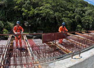 Obras da Ponte de Guaratuba continuam 24 horas por dia durante o Carnaval