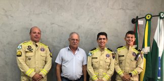 Ditão Pupio se reúne com o Corpo de Bombeiros para tratar da construção da sede do Bombeiro Militar em Jandaia do Sul.