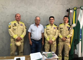 Ditão Pupio se reúne com o Corpo de Bombeiros para tratar da construção da sede do Bombeiro Militar em Jandaia do Sul.
