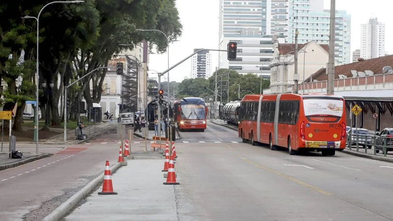 Estação-tubo Eufrásio Correia, em Curitiba, será desativada neste sábado; veja onde pegar o ônibus