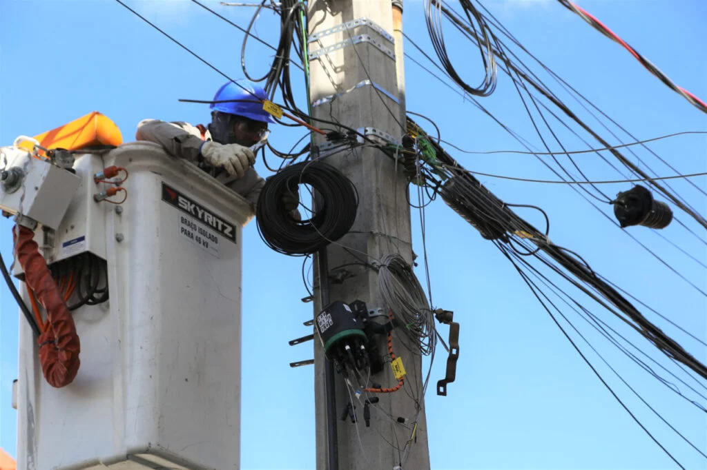 Energia será desligada em vários bairros de Curitiba nesta quinta e sexta; veja horários e locais