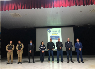 Prefeito e Vice prefeito de Jandaia do Sul participam de palestra no Colégio Estadual Cívico-Militar