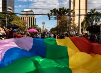 Marcha pela Diversidade de Curitiba vai invadir ruas no domingo