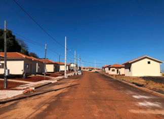 Prefeitura e Cohapar acompanham andamento das obras das 75 casas do Programa Vida Nova em Jandaia do Sul