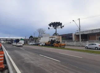Curitiba – Cetran libera três faixas da Linha Verde no Viaduto Tarumã