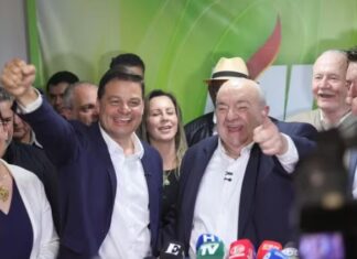 Rafael Greca desiste de candidatura própria ao governo do PR e aceita ser vice de sucessor escolhido por Ratinho Jr