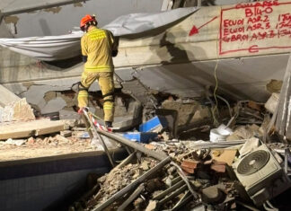 Bombeiros do Paraná mantêm busca por sobreviventes na força-tarefa na Venezuela