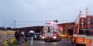 Colisão entre trem e carro deixa mulher ferida em Jandaia do Sul