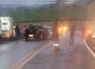 Colisão frontal entre dois veículos deixa duas pessoas feridas em Cambira