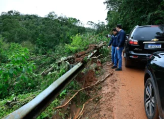 Número de municípios afetados pelas chuvas torrenciais no Paraná sobe para 71