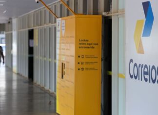 Após semana em greve, empregados dos Correios têm dissídio na segunda