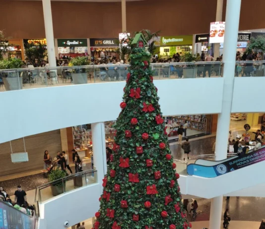 Shoppings de Curitiba reforçam as contratações temporárias