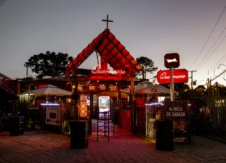 Bar de Curitiba vai distribuir chope de graça para quem comprovar que votou no 2° turno