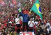 Lula é reeleito presidente do Brasil em virada histórica