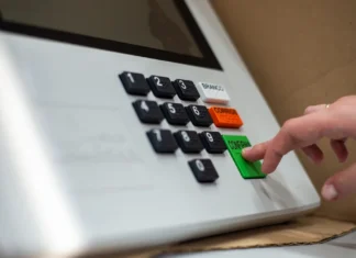 Dados do TSE apontam que 110 urnas foram substituídas no Paraná